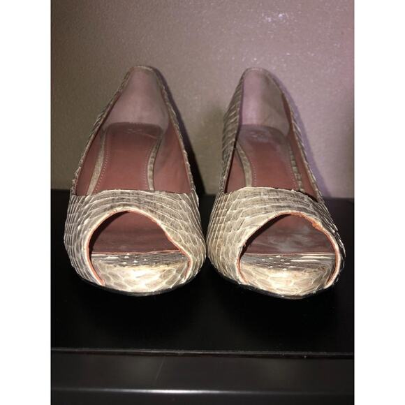 Vince Camuto Kira Wedding Date Nite Animal Print Cream Python Peep Toe Heels 8.5 - Picture 11 of 11